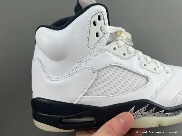 Official Maikesneakers AIR RETRO DD0587-110 BLACK' 'WHITE JORDAN 5 0607